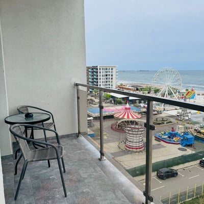 Аренда комфортной 2-комнатной квартиры с видом на море, 54 м², Мамая, Констанца, Румыния